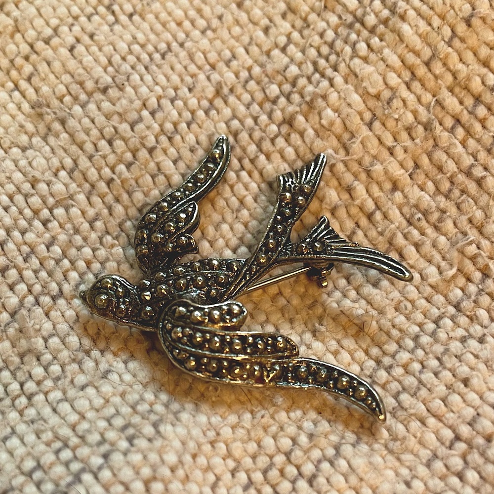Vintage Silver Sparrow Bird Brooch